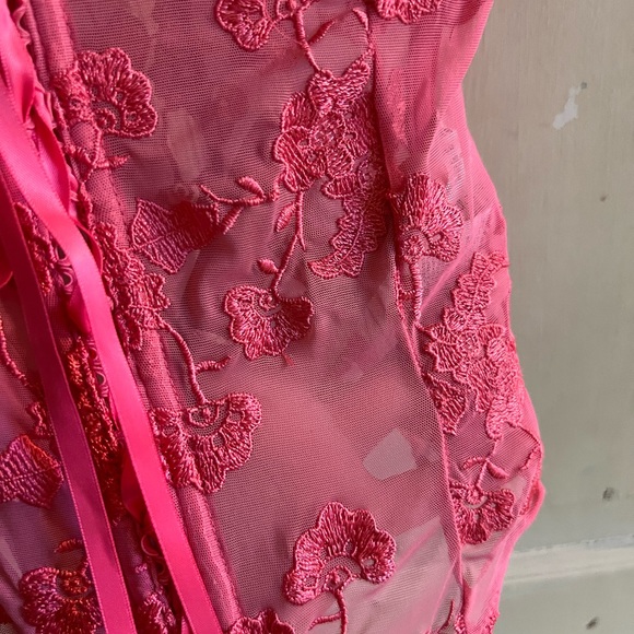PRETTYLITTLETHING hot pink embroidered mesh corset top - Picture 8 of 14